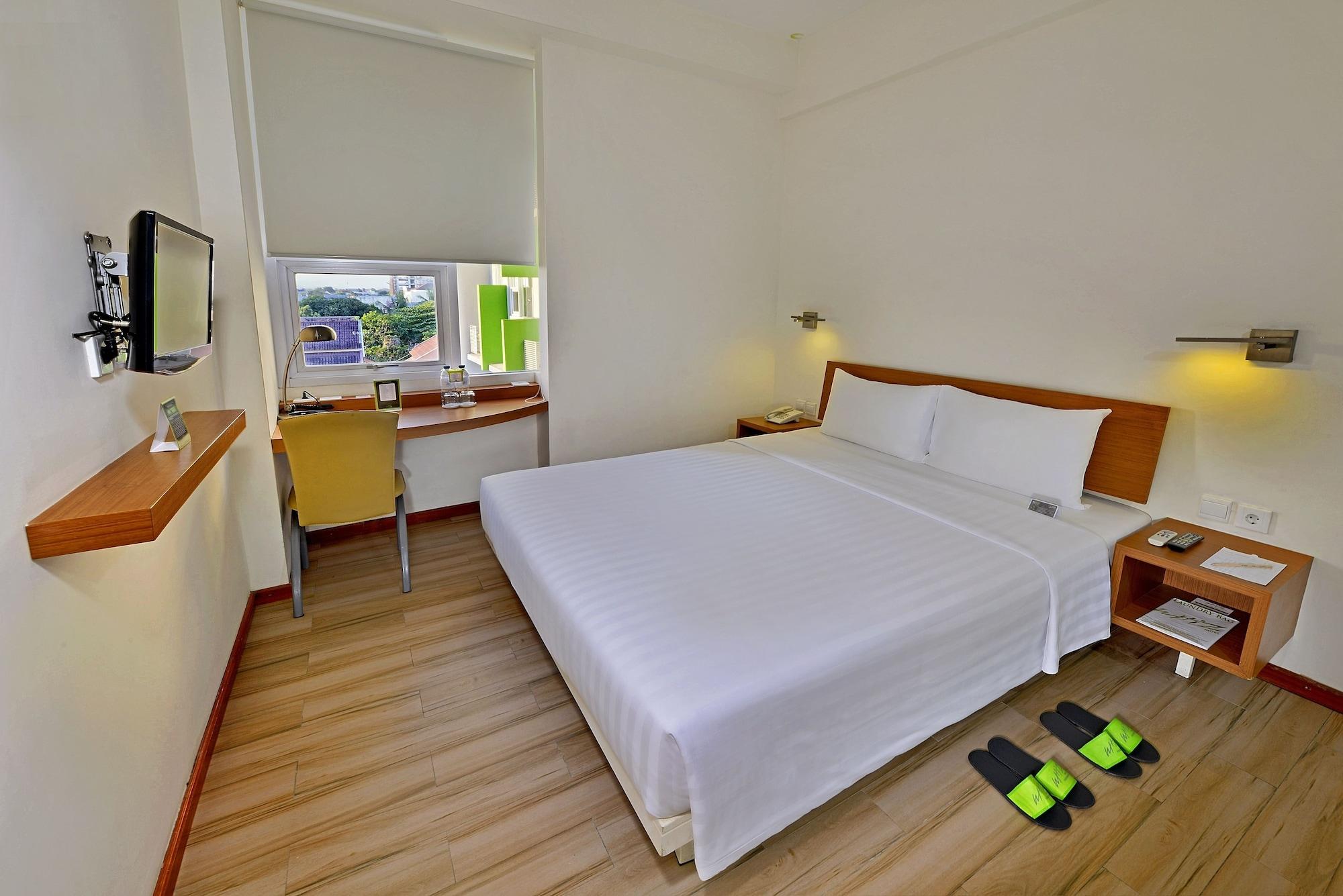 Whiz Hotel Malioboro Yogyakarta Exterior foto