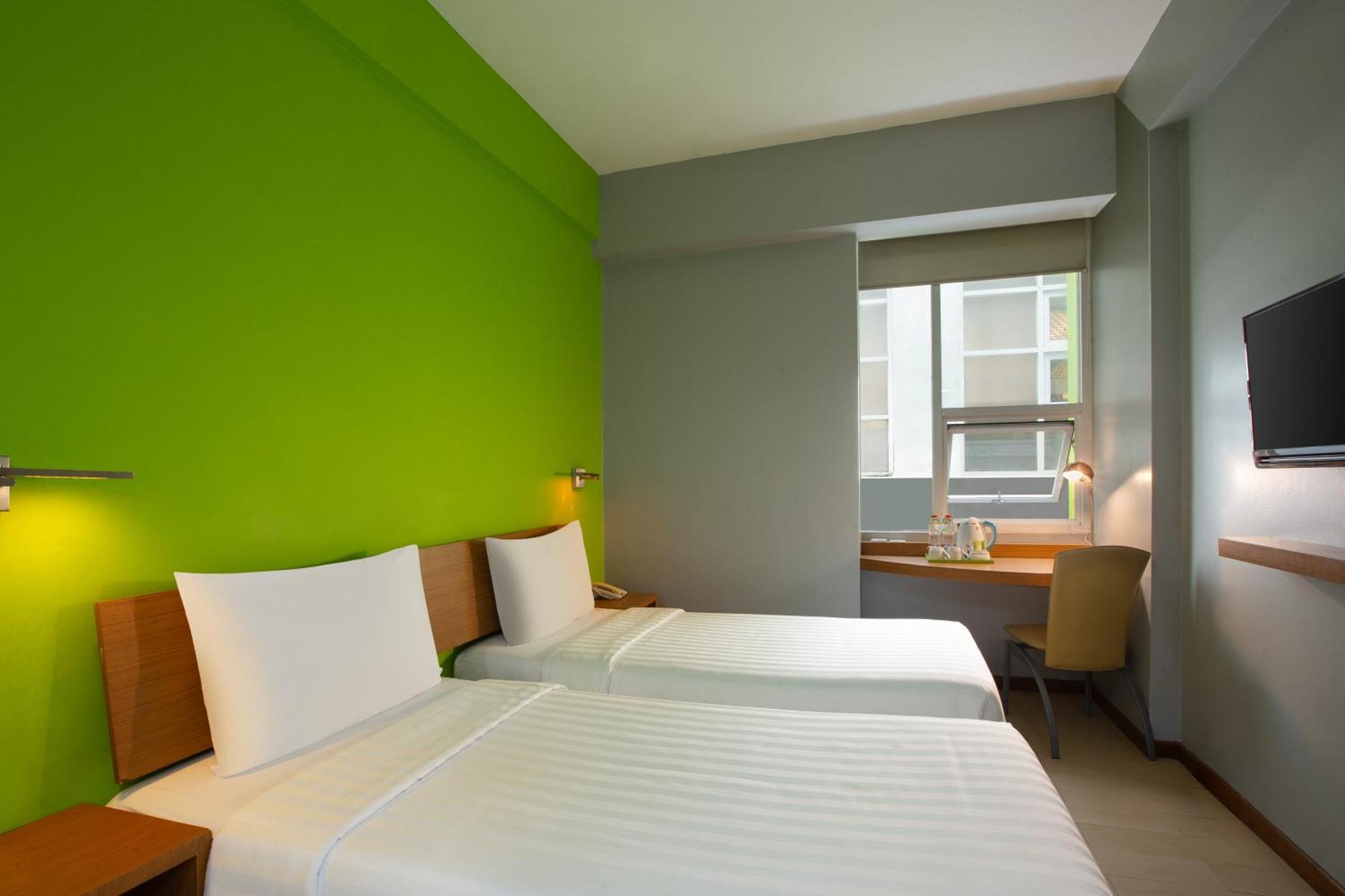 Whiz Hotel Malioboro Yogyakarta Exterior foto