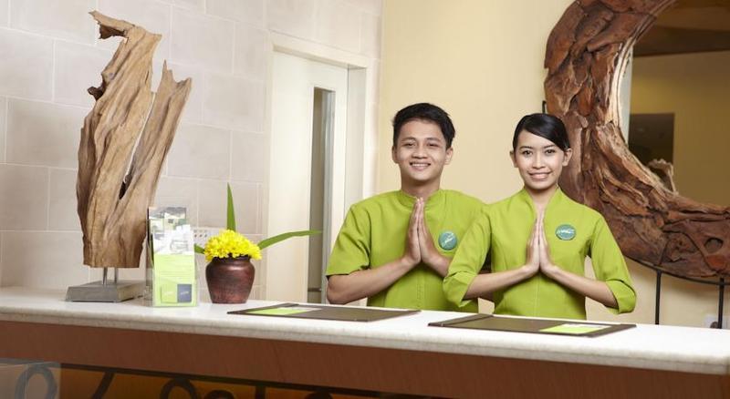 Whiz Hotel Malioboro Yogyakarta Exterior foto