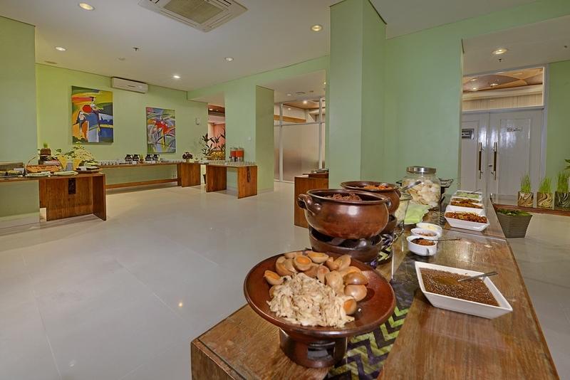 Whiz Hotel Malioboro Yogyakarta Exterior foto