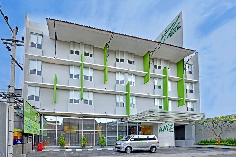 Whiz Hotel Malioboro Yogyakarta Exterior foto