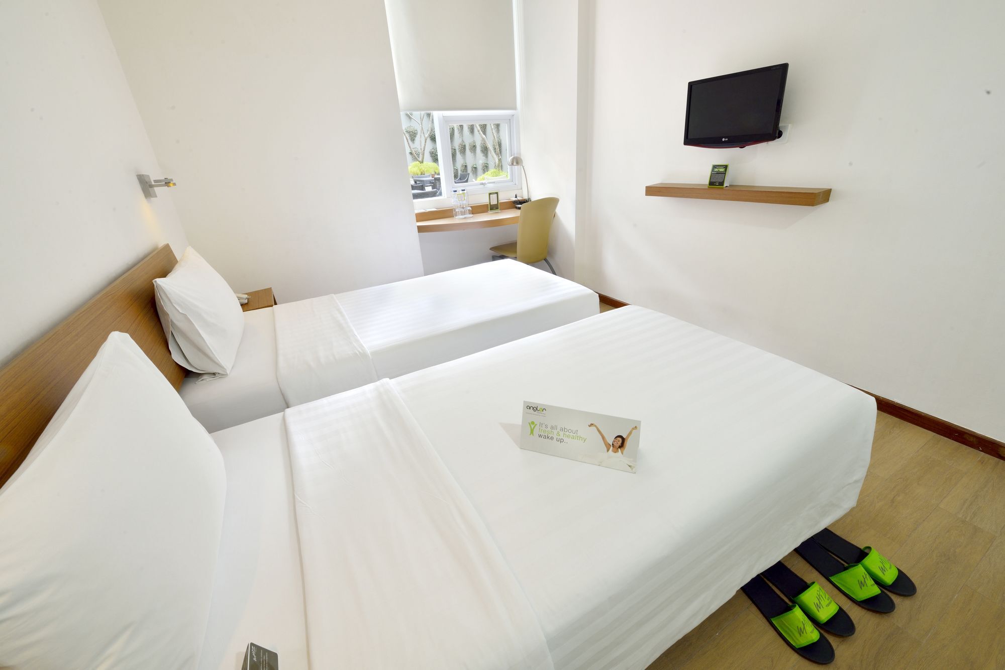 Whiz Hotel Malioboro Yogyakarta Exterior foto