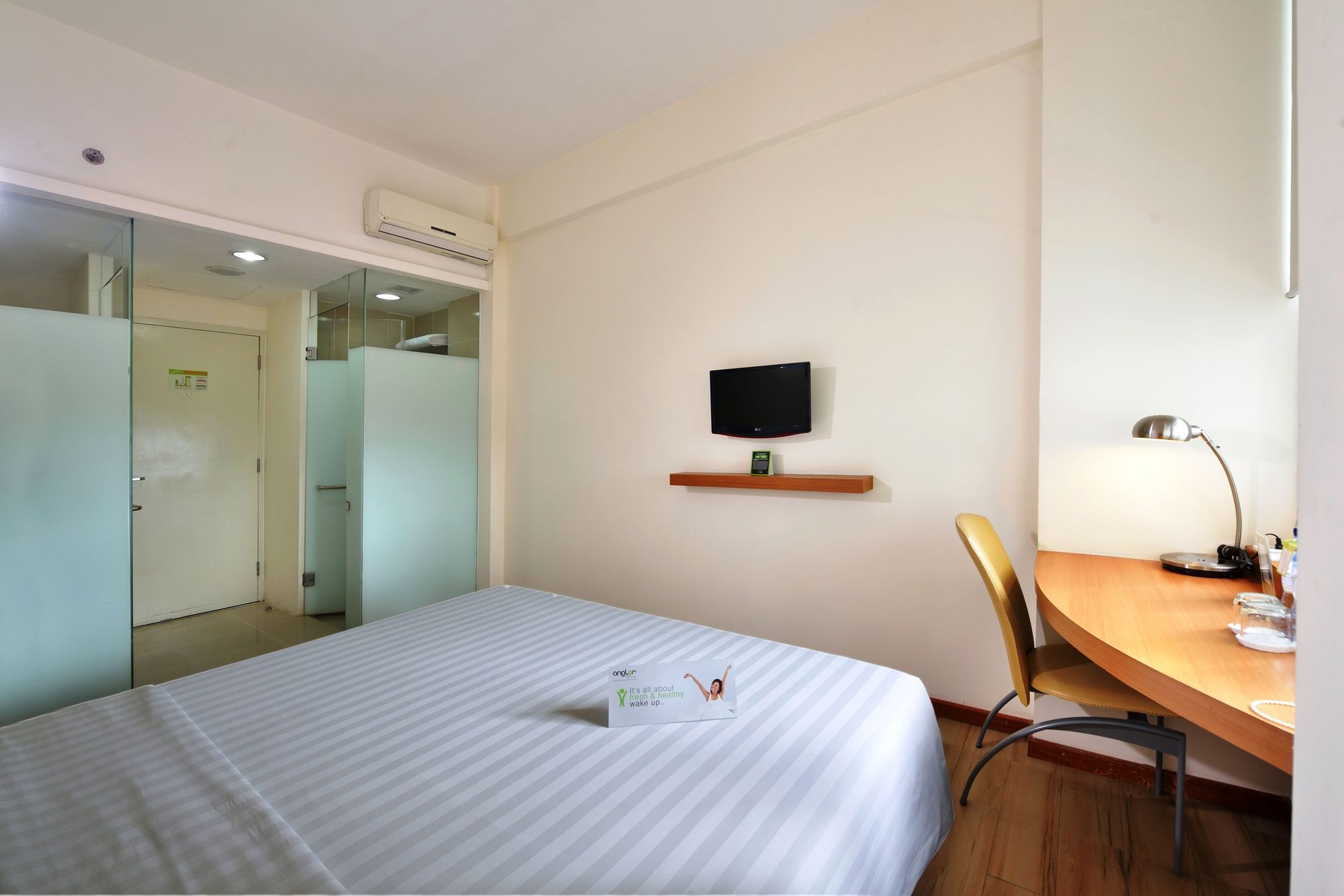 Whiz Hotel Malioboro Yogyakarta Exterior foto